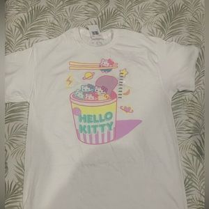 Large hello kitty T-shirt